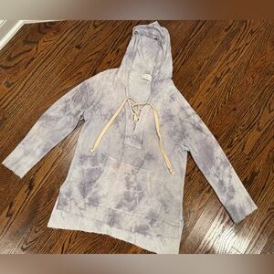 Women’s Vintage Havana grayish blue and white hooded shirt size medium